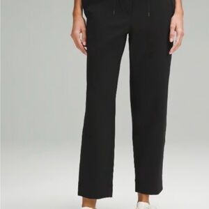 Lululemon tapered leg mid-rise pant 7/8 length *Luxtreme